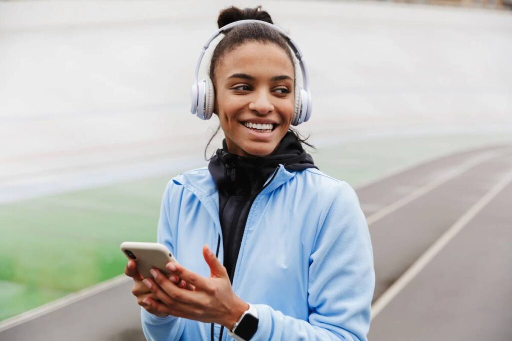 attractive-young-healthy-african-sportswoman-liste